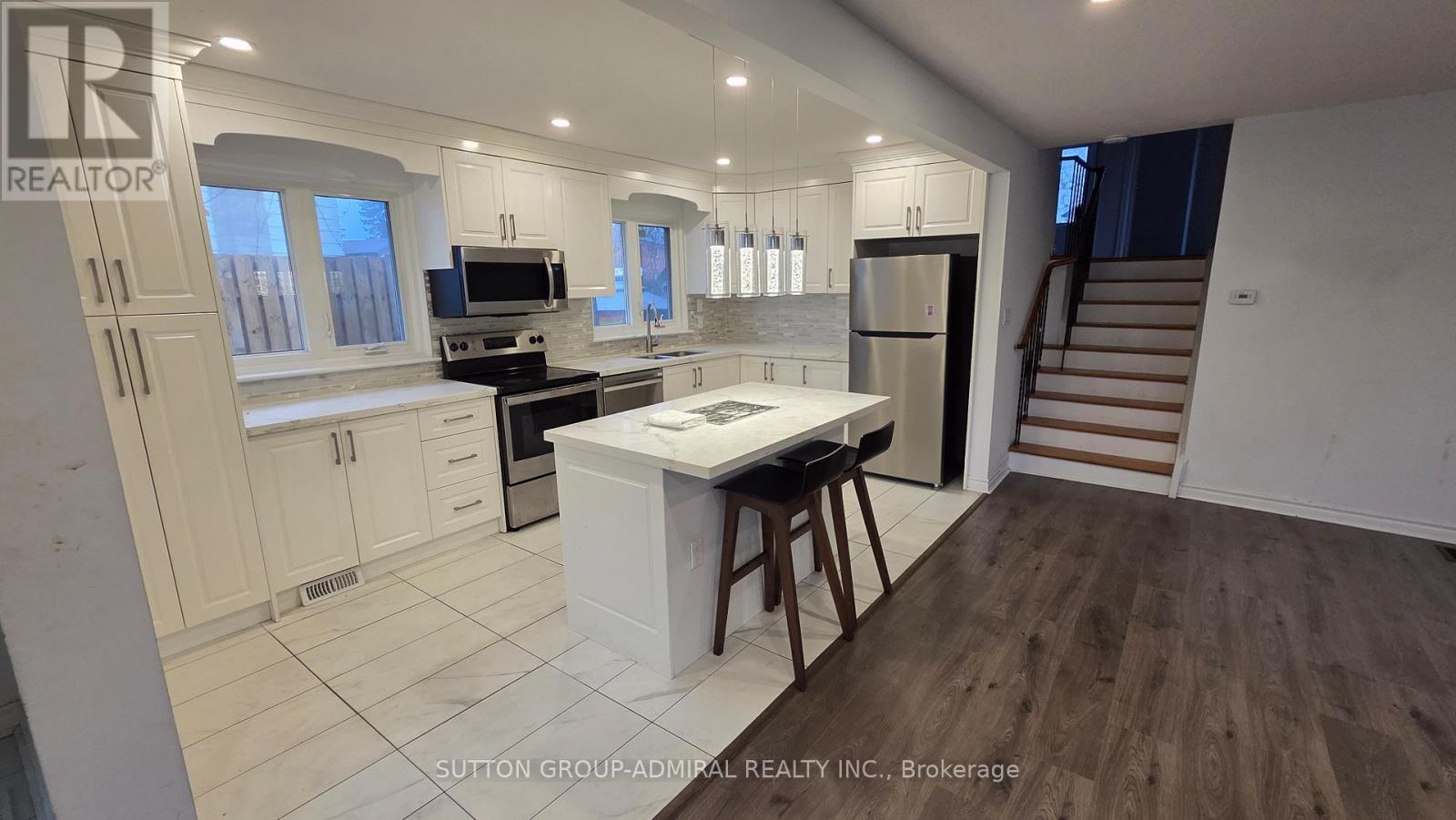 42 Donnacona Crescent, Toronto, Ontario  M1E 3P9 - Photo 4 - E12578706