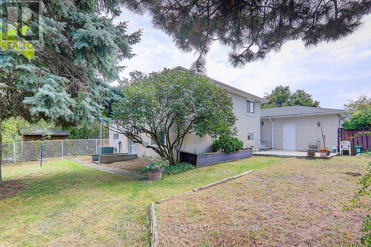 121 Amberjack Boulevard, Toronto, Ontario  M1H 2J6 - Photo 5 - E12578724