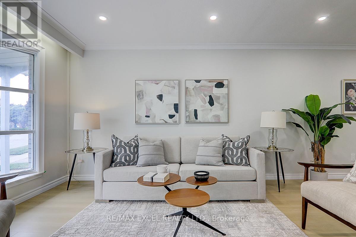 121 Amberjack Boulevard, Toronto, Ontario  M1H 2J6 - Photo 8 - E12578724