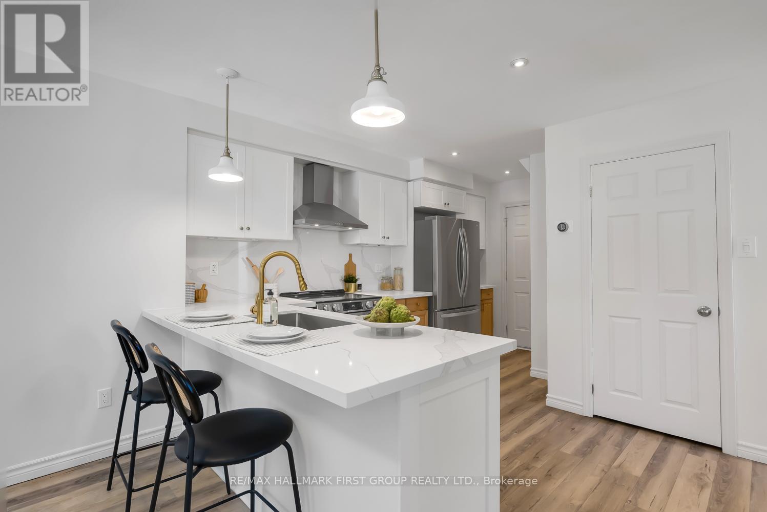 2 SYLVIA COURT, Clarington, Ontario