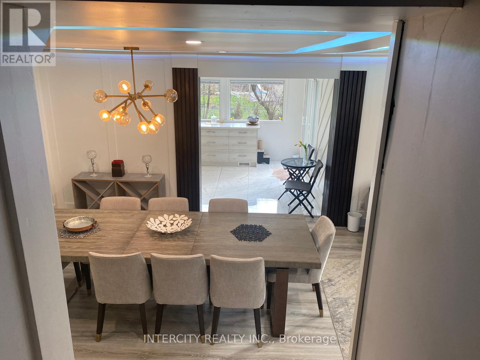 11 Morton Avenue, East Gwillimbury (Sharon), Ontario  L0G 1V0 - Photo 14 - N12578566