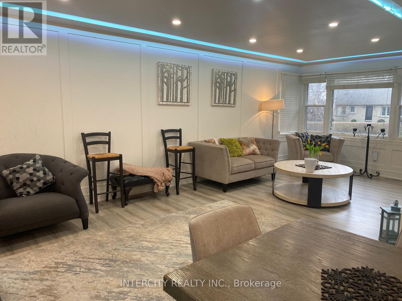 11 Morton Avenue, East Gwillimbury (Sharon), Ontario  L0G 1V0 - Photo 25 - N12578566