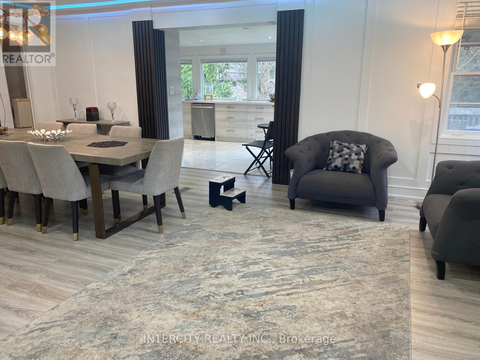 11 Morton Avenue, East Gwillimbury (Sharon), Ontario  L0G 1V0 - Photo 26 - N12578566