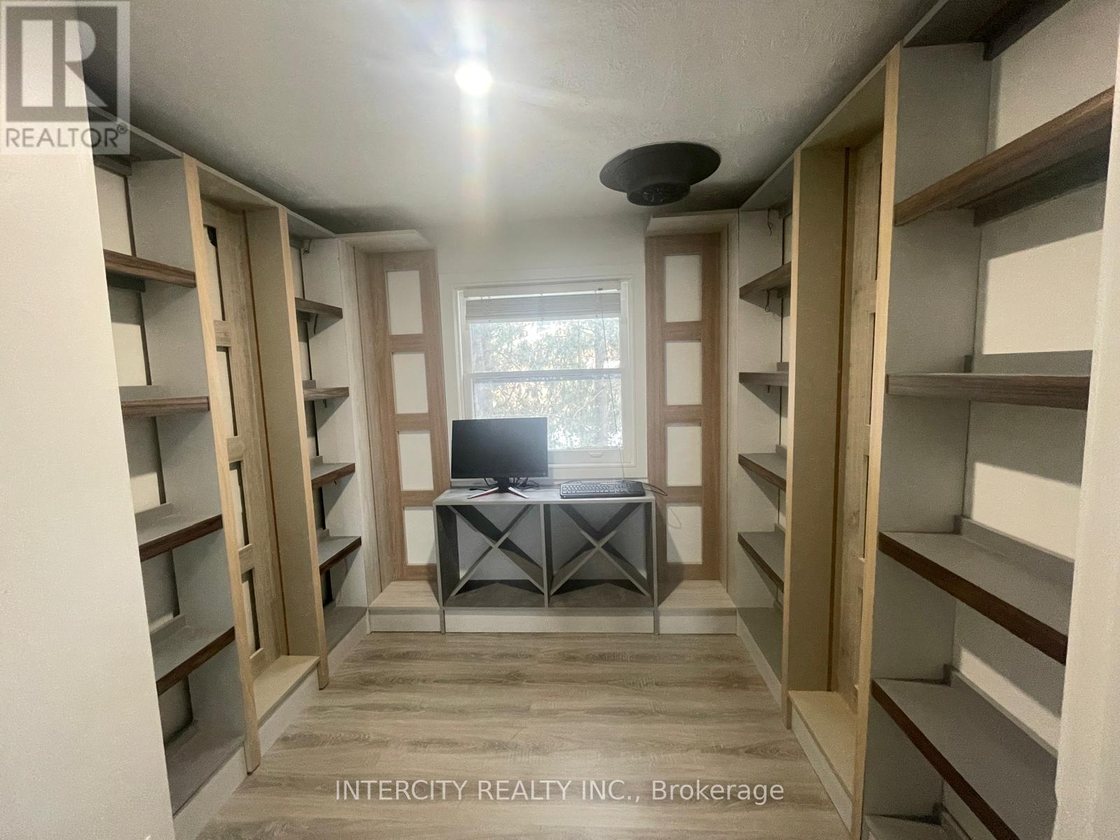 11 Morton Avenue, East Gwillimbury (Sharon), Ontario  L0G 1V0 - Photo 29 - N12578566