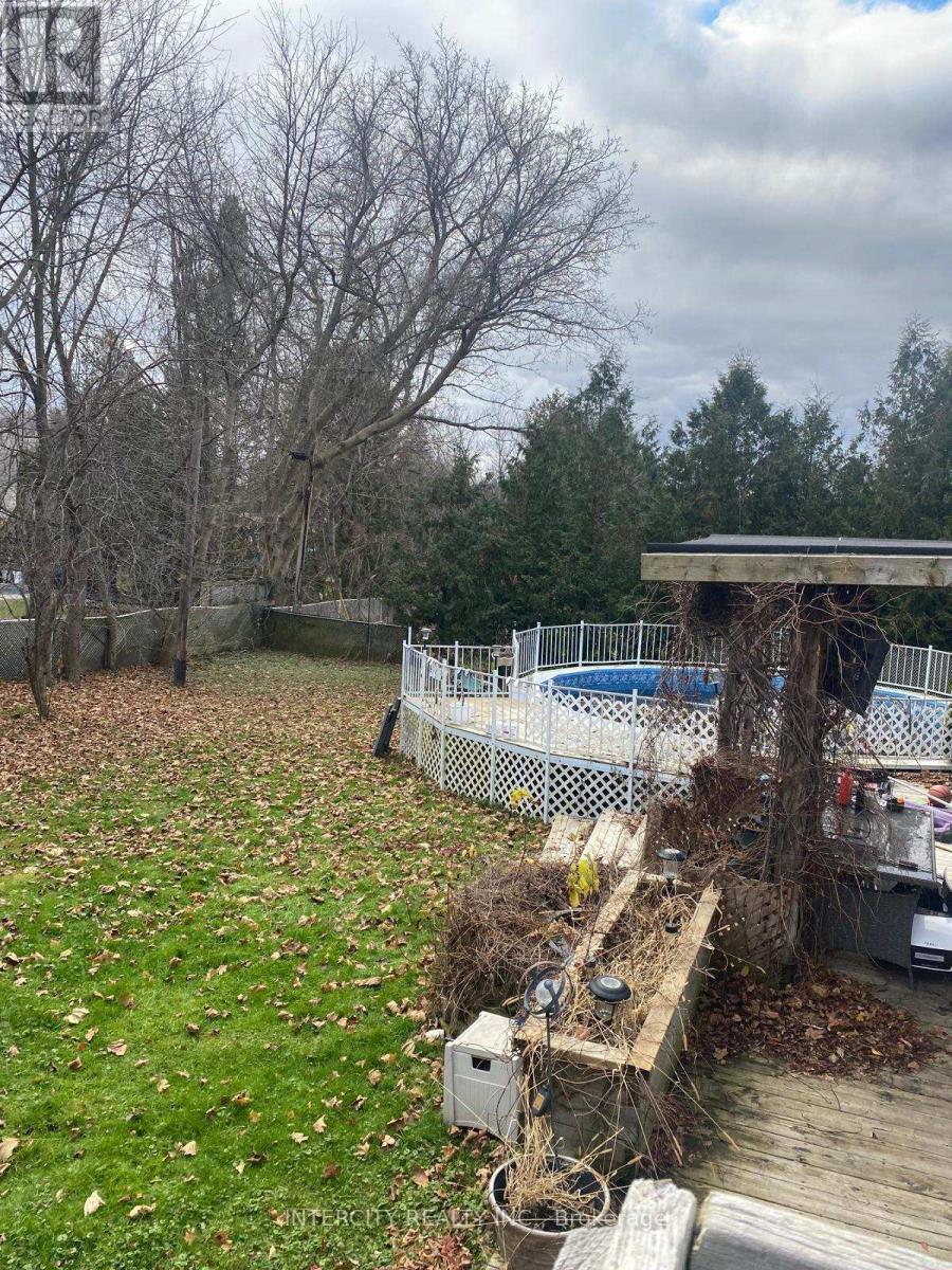 11 Morton Avenue, East Gwillimbury (Sharon), Ontario  L0G 1V0 - Photo 33 - N12578566