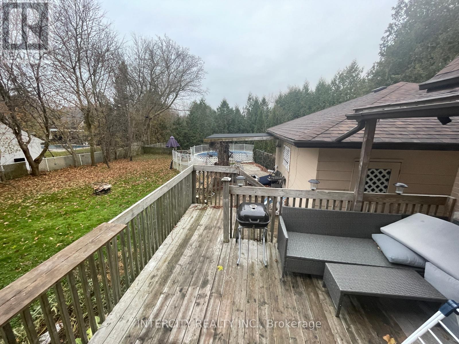 11 Morton Avenue, East Gwillimbury (Sharon), Ontario  L0G 1V0 - Photo 8 - N12578566