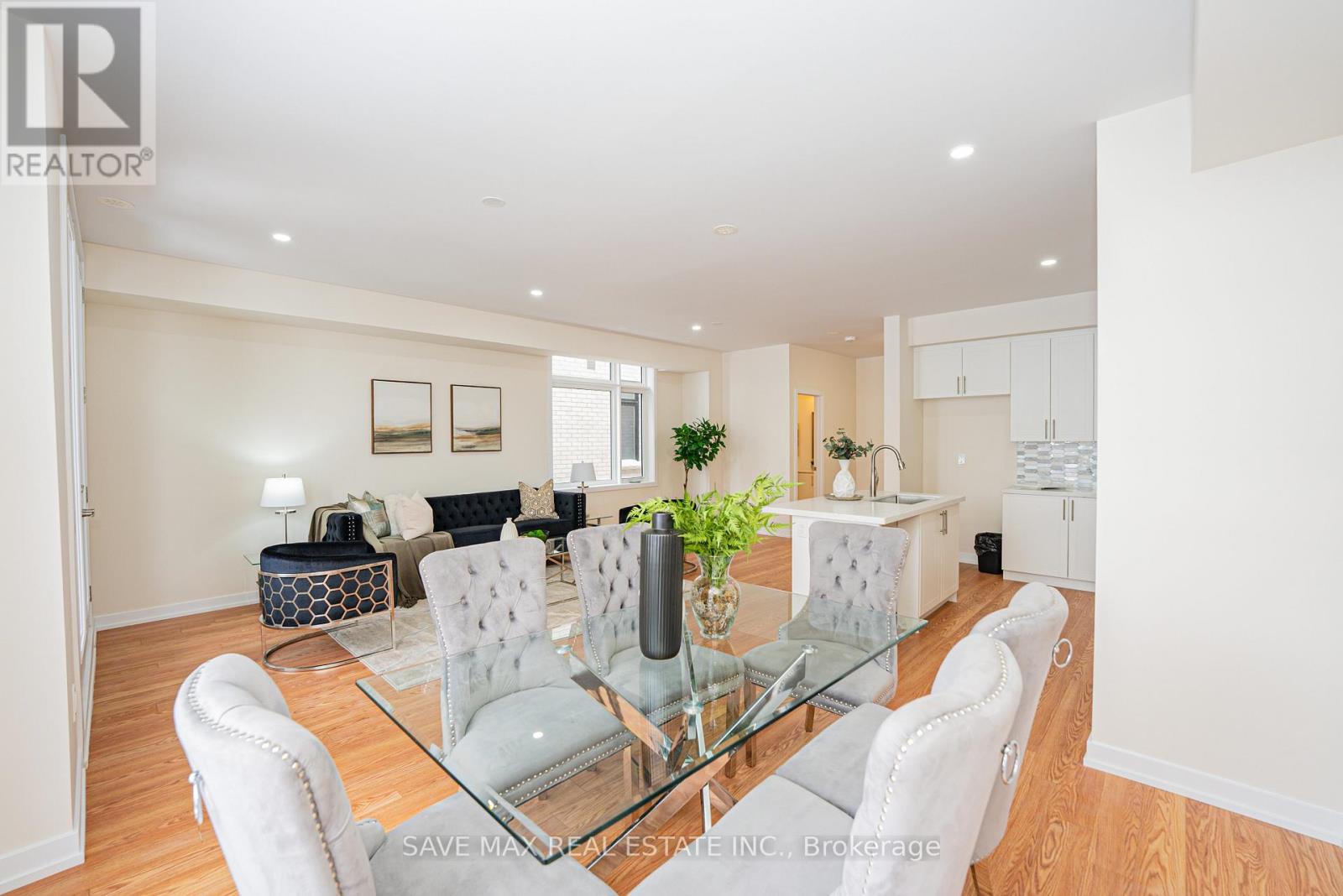 26 Dandara Gate, Vaughan, Ontario  L4L 1V8 - Photo 9 - N12578606