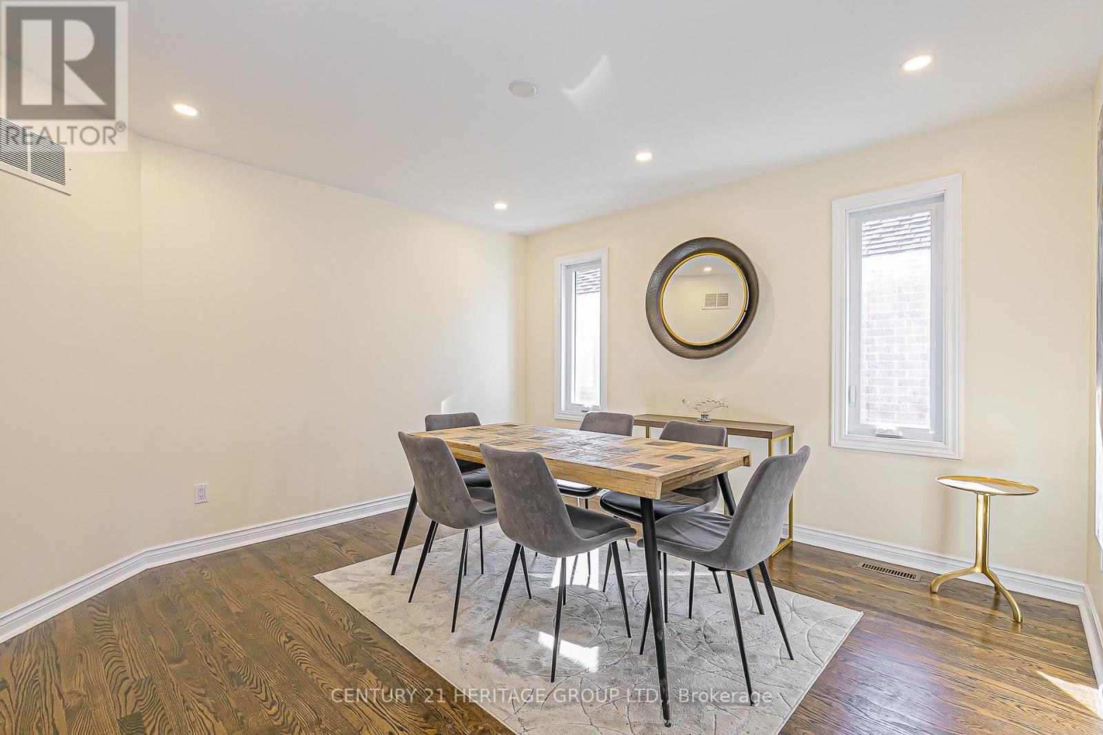 Main - 741 College Manor Drive, Newmarket, Ontario  L3Y 8G5 - Photo 6 - N12578634