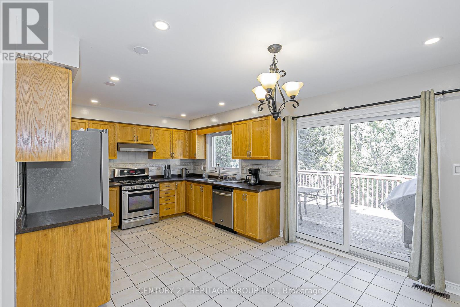 Main - 741 College Manor Drive, Newmarket, Ontario  L3Y 8G5 - Photo 7 - N12578634