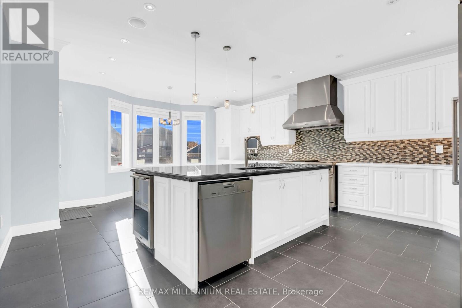 275 Hansard Drive, Vaughan, Ontario  L4H 0W3 - Photo 11 - N12578726