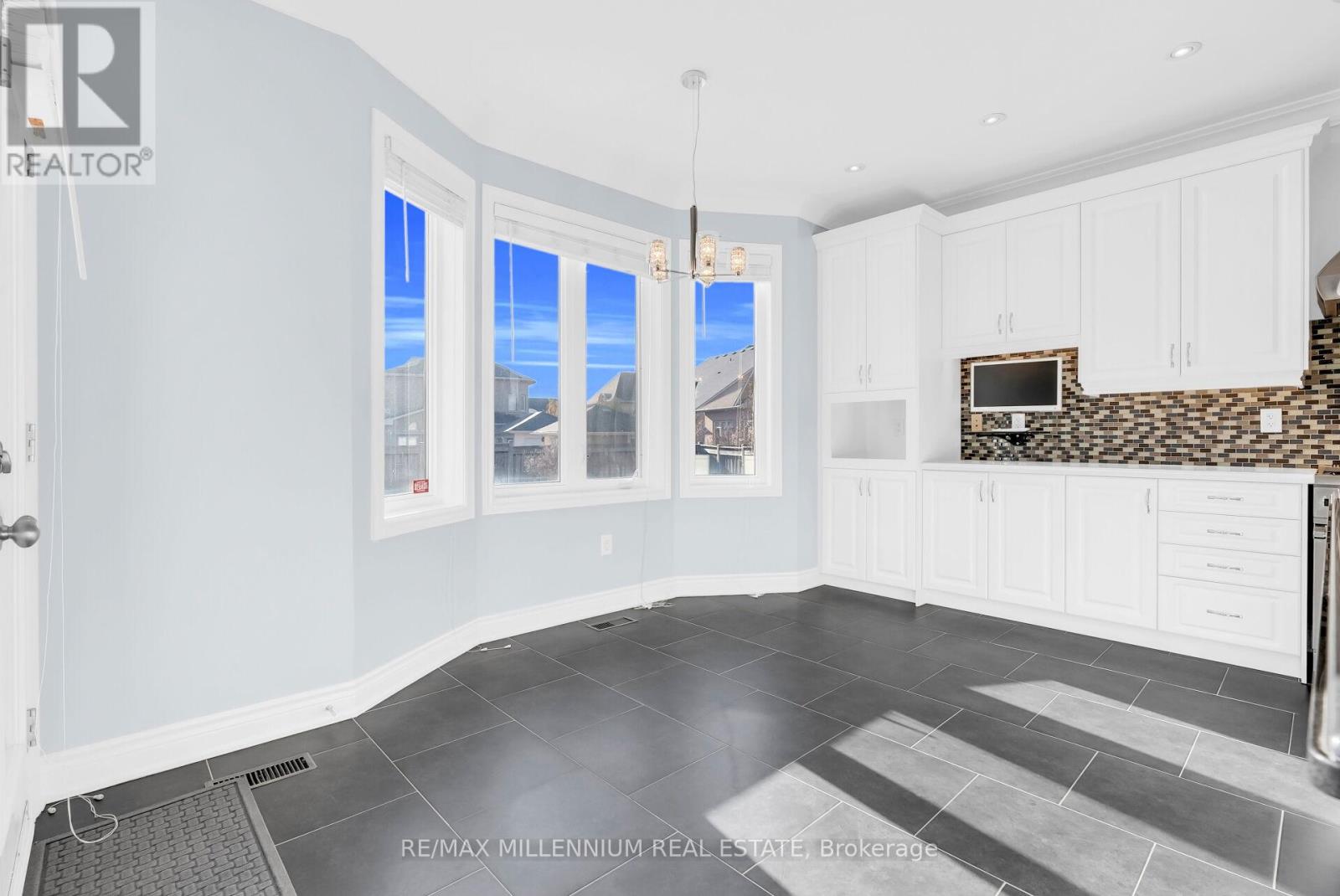 275 Hansard Drive, Vaughan, Ontario  L4H 0W3 - Photo 15 - N12578726