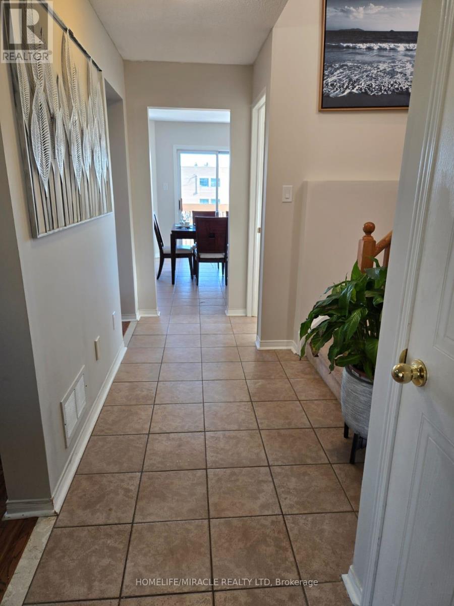 29 Nicholson Drive, Barrie, Ontario  L4N 8L7 - Photo 9 - S12578790