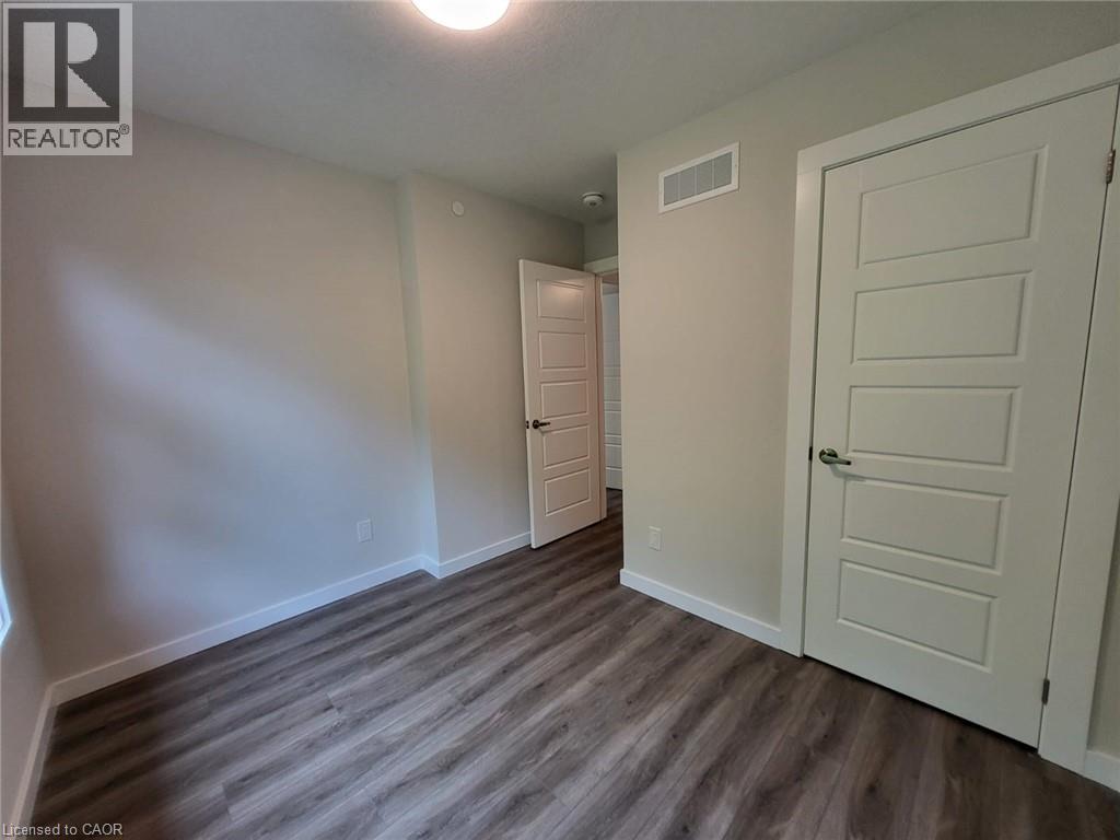 118 Gravel Ridge Trail Unit# B23, Kitchener, Ontario N2E 0B8 - Photo 2 - 40789885