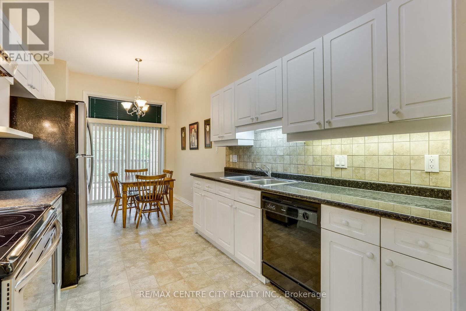 66 - 250 North Centre Road, London North, Ontario  N6G 5A4 - Photo 10 - X12578824