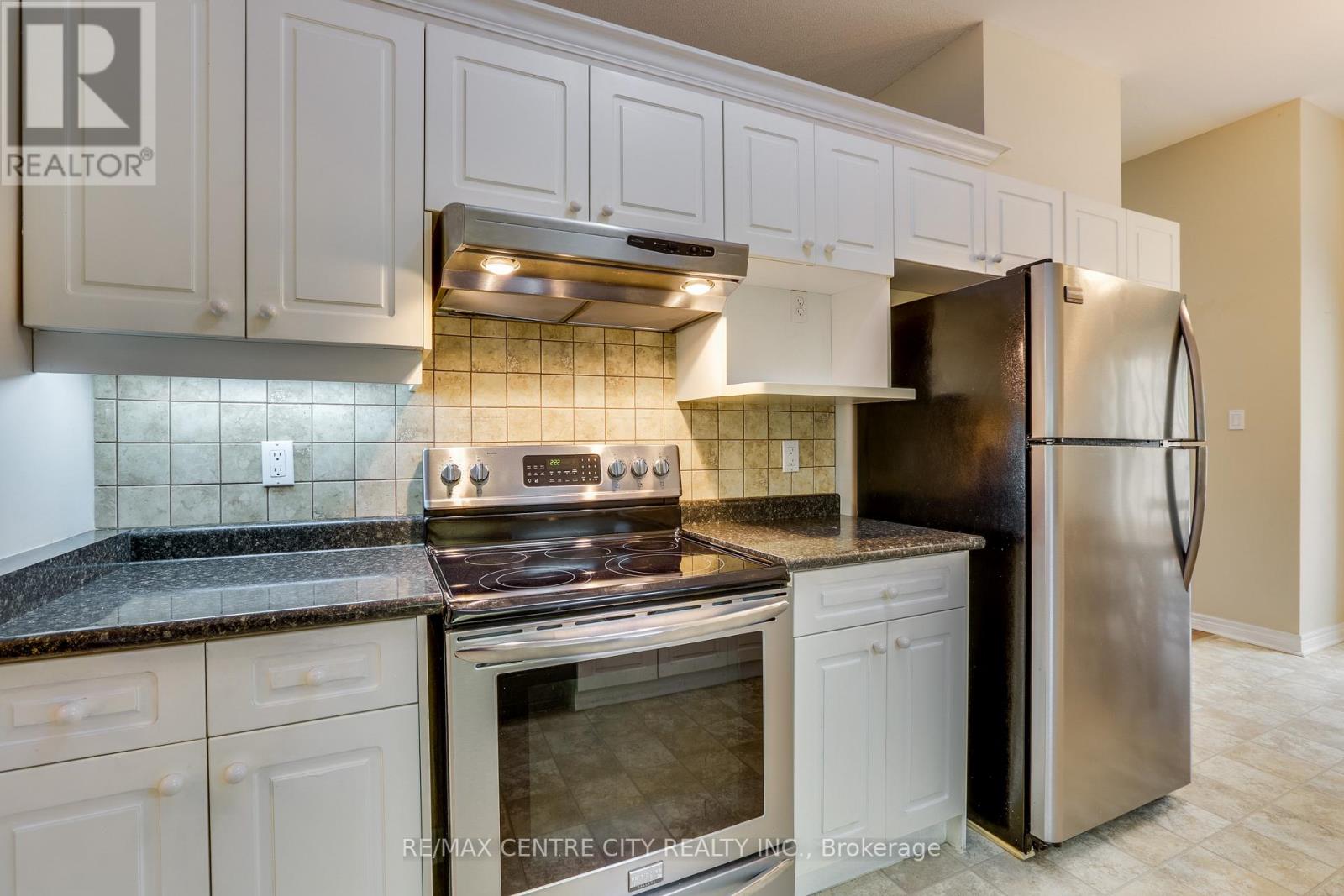 66 - 250 North Centre Road, London North, Ontario  N6G 5A4 - Photo 11 - X12578824