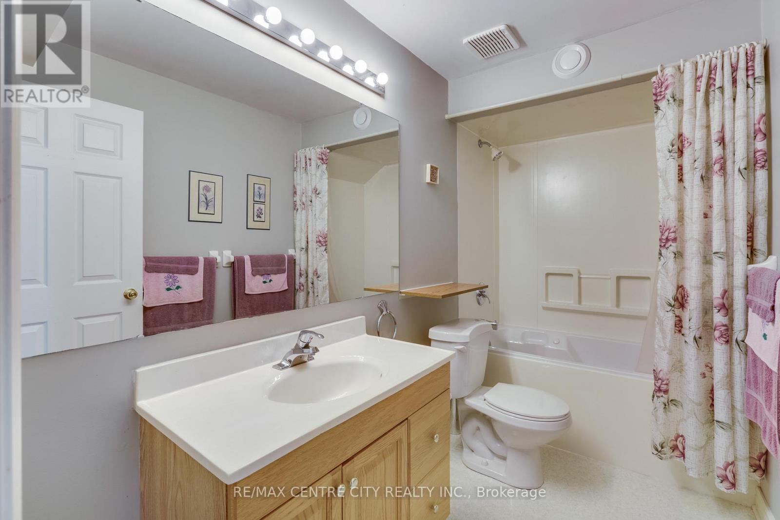 66 - 250 North Centre Road, London North, Ontario  N6G 5A4 - Photo 36 - X12578824