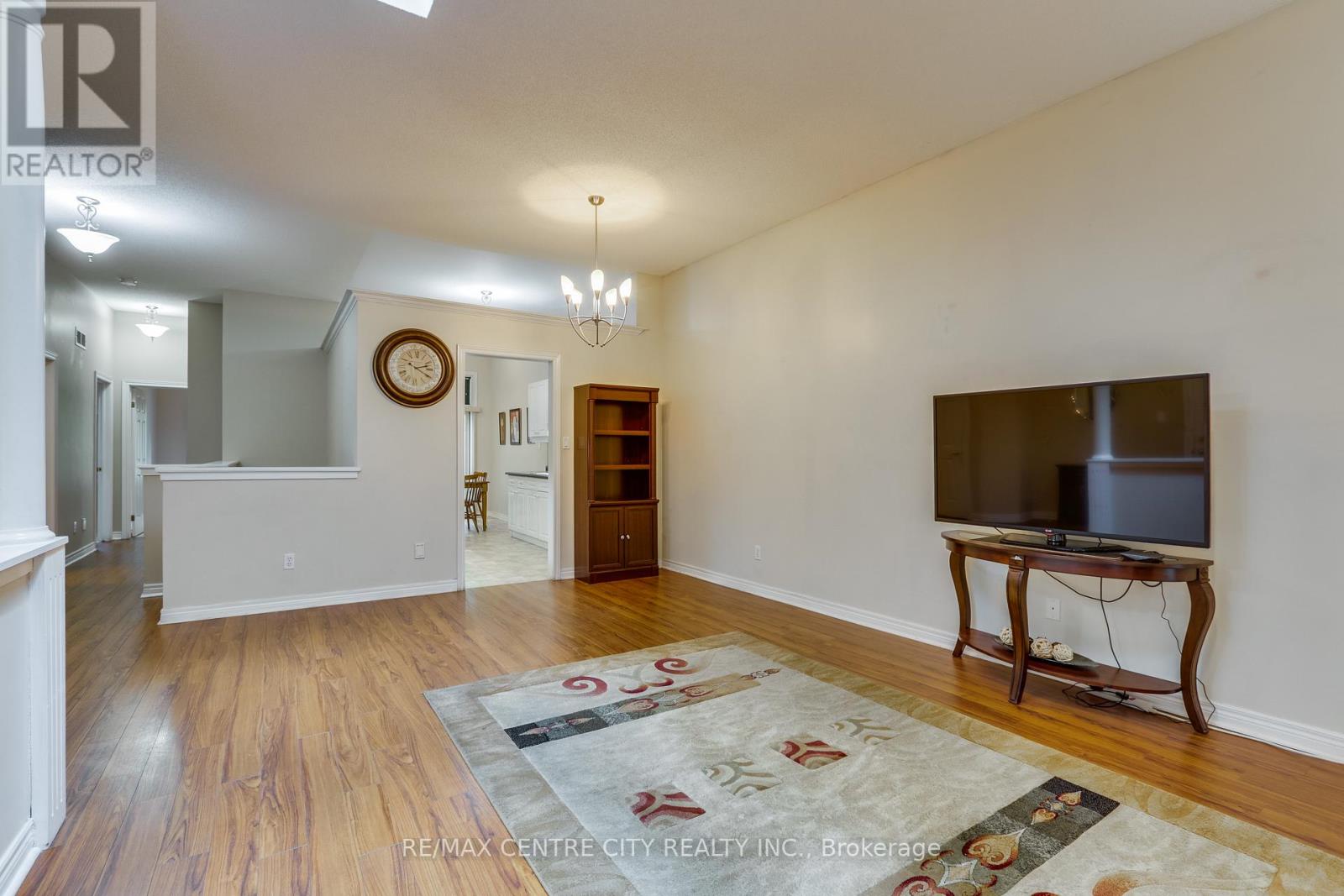 66 - 250 North Centre Road, London North, Ontario  N6G 5A4 - Photo 8 - X12578824