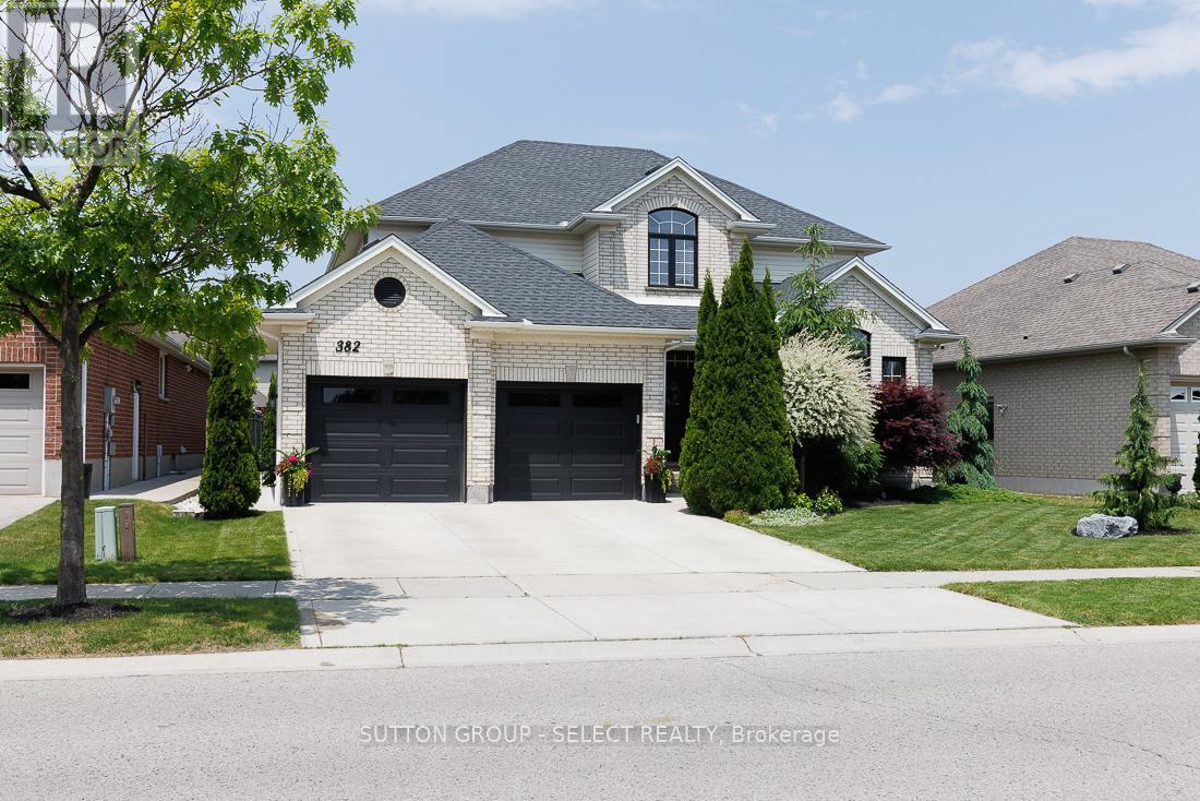 382 Plane Tree Drive, London North, Ontario  N6G 5J4 - Photo 2 - X12578870