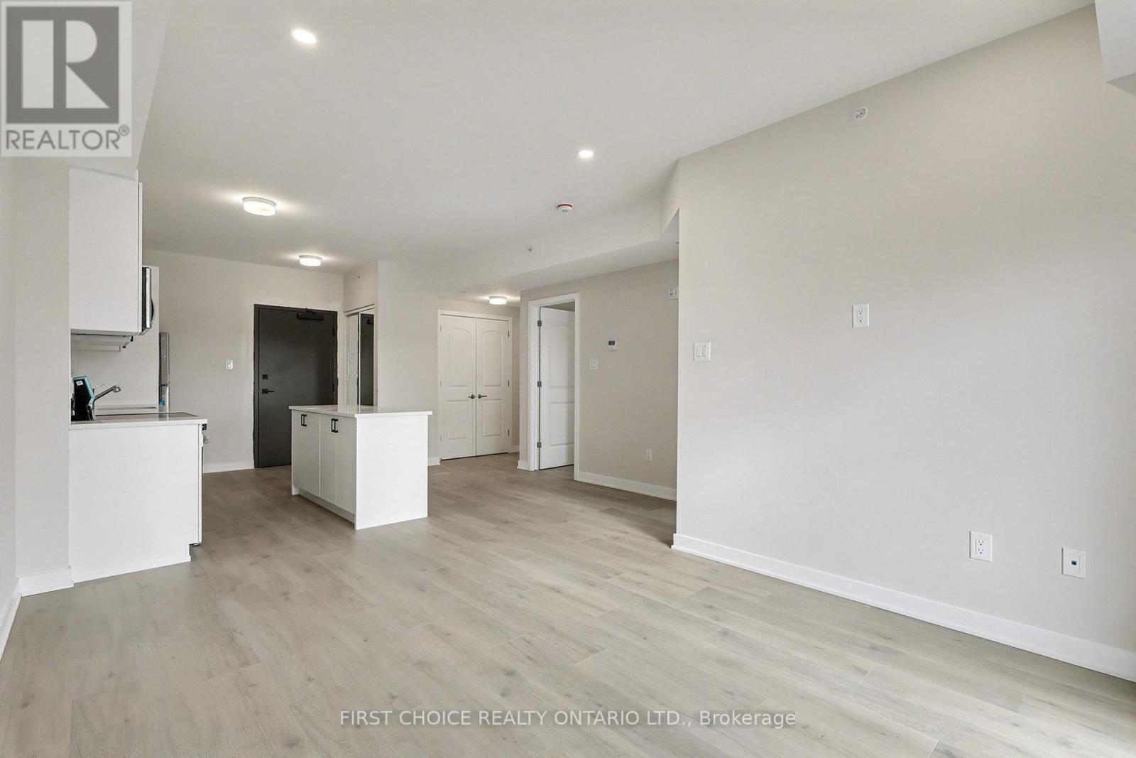 314 - 2314 Decoeur Drive, Ottawa, Ontario  K4A 3W4 - Photo 3 - X12578844