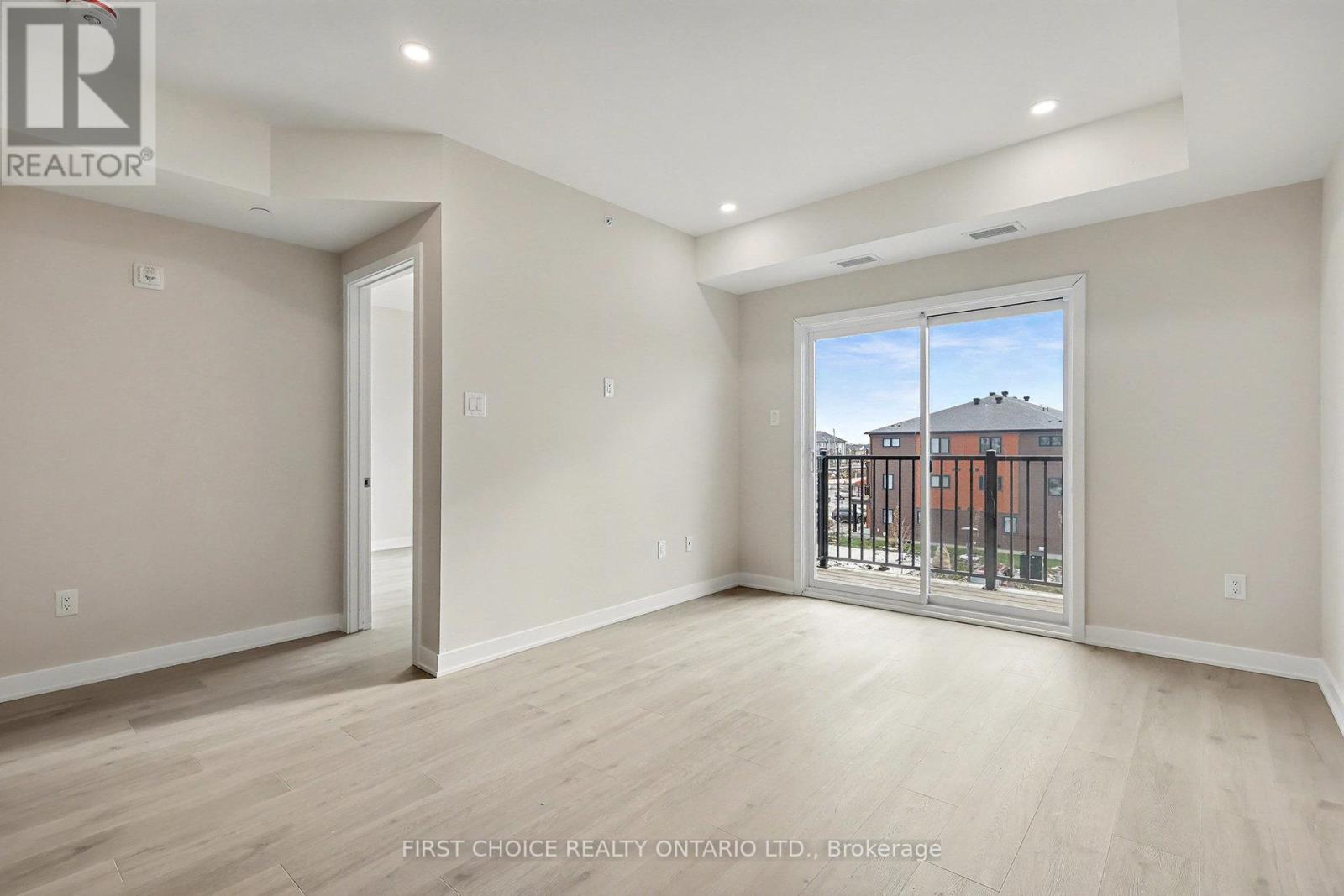 314 - 2314 Decoeur Drive, Ottawa, Ontario  K4A 3W4 - Photo 5 - X12578844