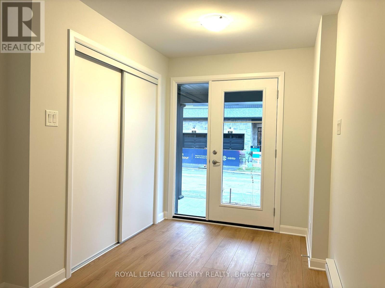 316 Clearpath Private, Ottawa, Ontario  K2T 0S6 - Photo 3 - X12578852