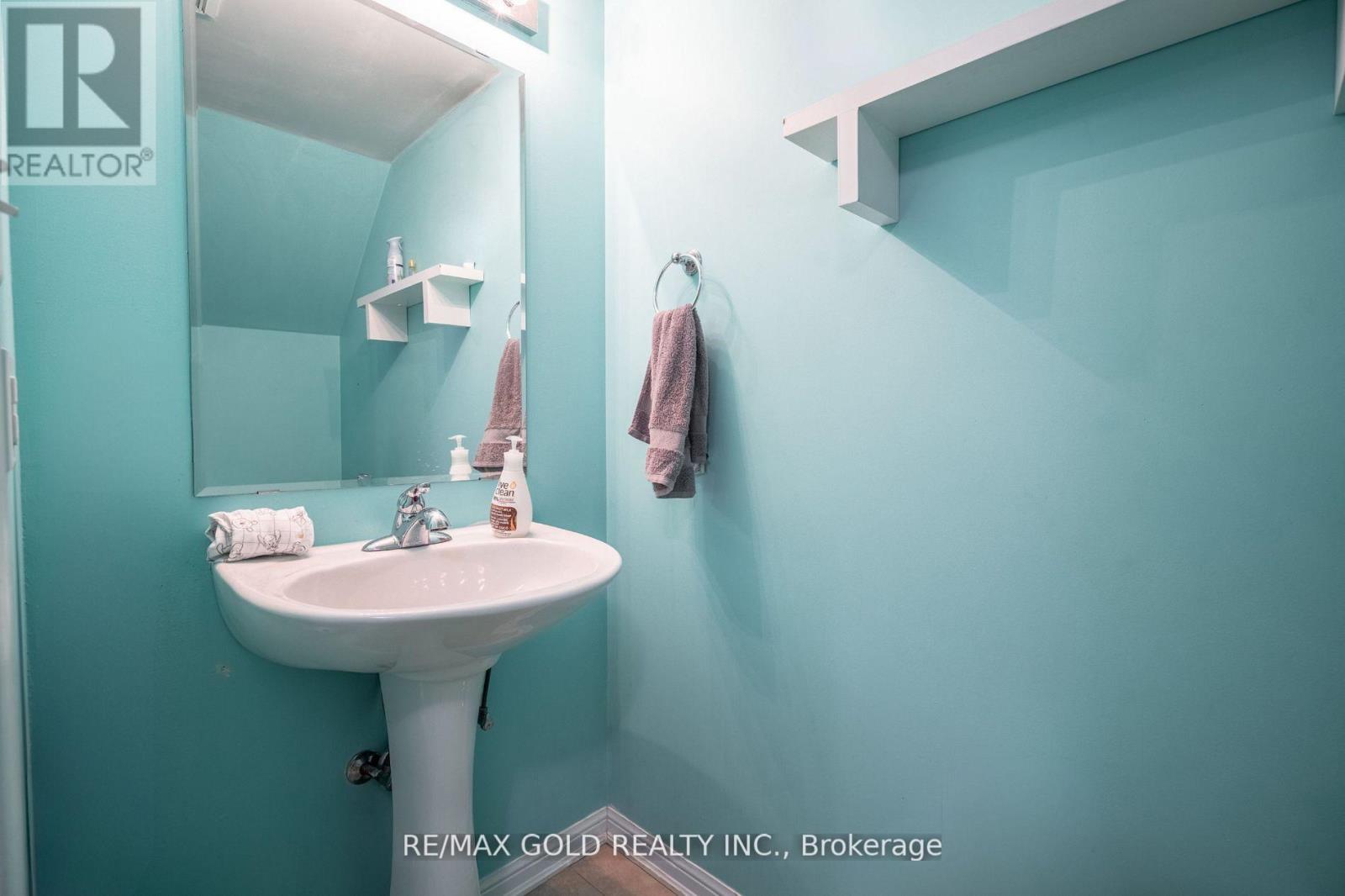 81 Bevington Road, Brampton, Ontario  L7A 0R7 - Photo 6 - W12578572