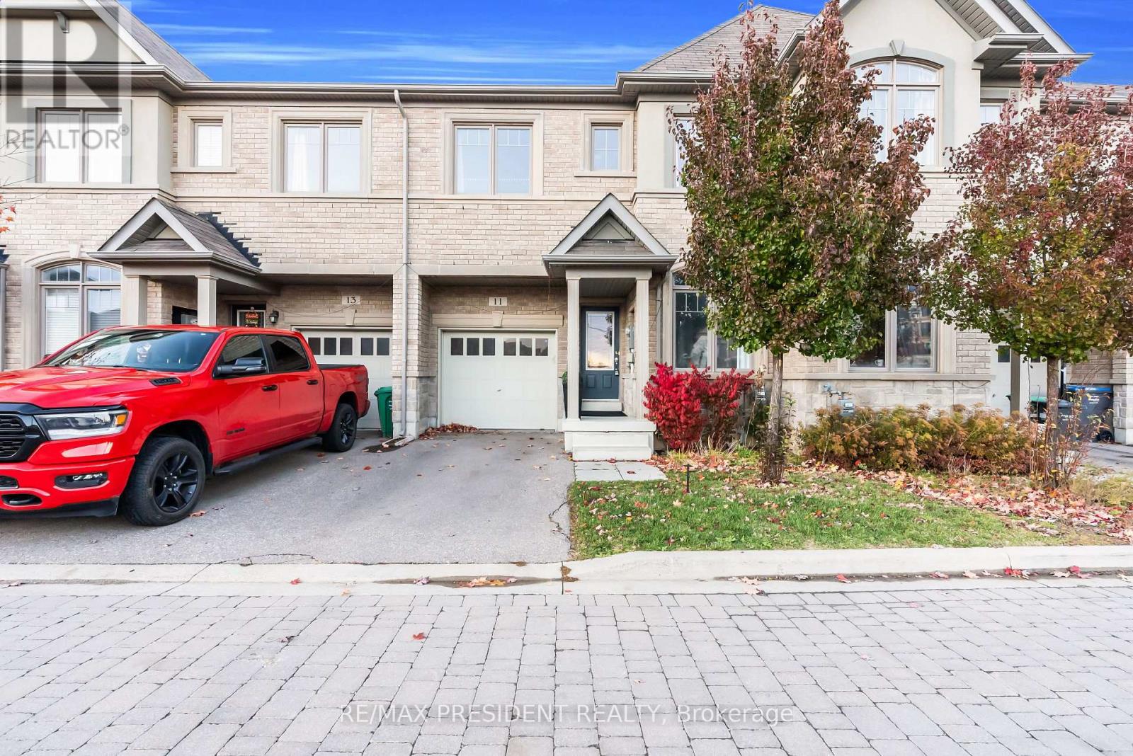 11 Oliana Way, Brampton, Ontario  L6Y 6G8 - Photo 2 - W12578578