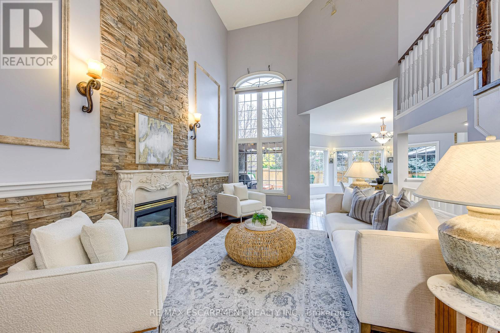 2001 Rosemount Crescent, Oakville, Ontario  L6M 3P5 - Photo 10 - W12578592