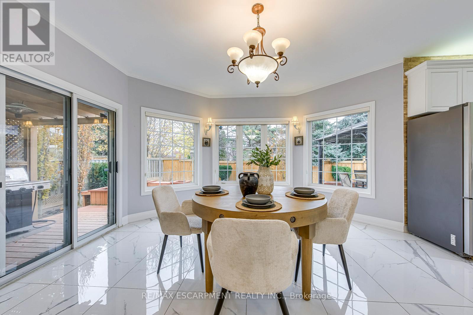 2001 Rosemount Crescent, Oakville, Ontario  L6M 3P5 - Photo 14 - W12578592