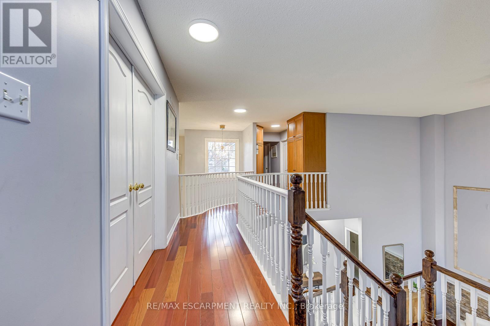 2001 Rosemount Crescent, Oakville, Ontario  L6M 3P5 - Photo 22 - W12578592