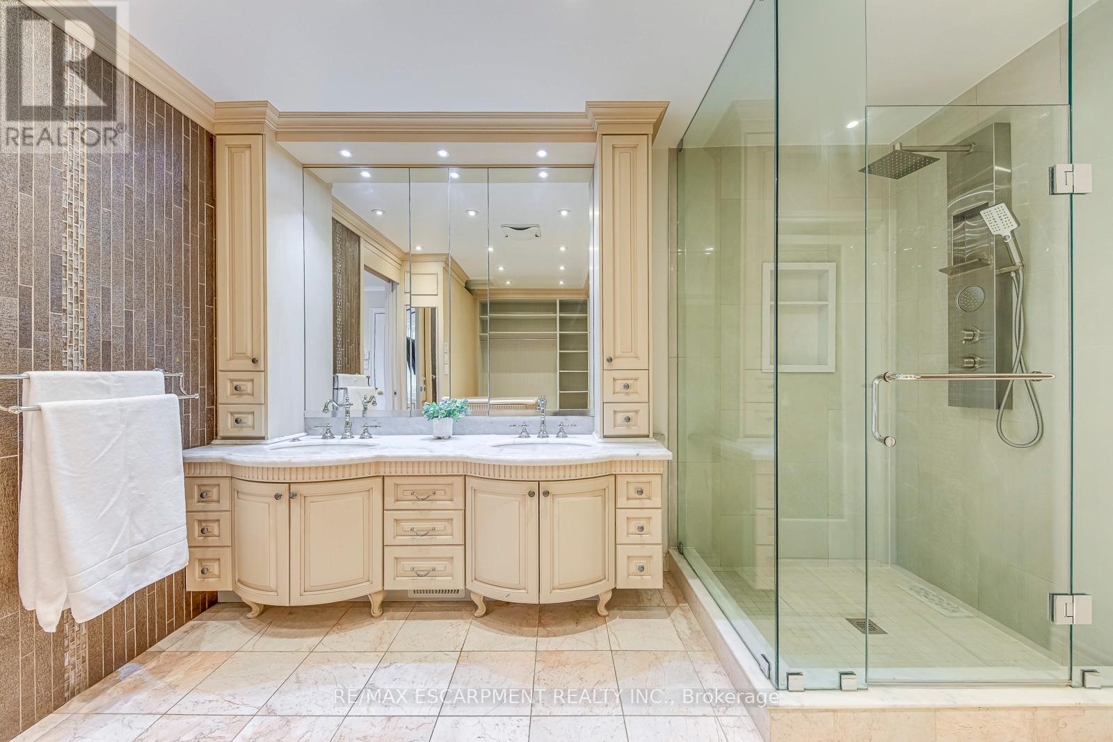 2001 Rosemount Crescent, Oakville, Ontario  L6M 3P5 - Photo 25 - W12578592