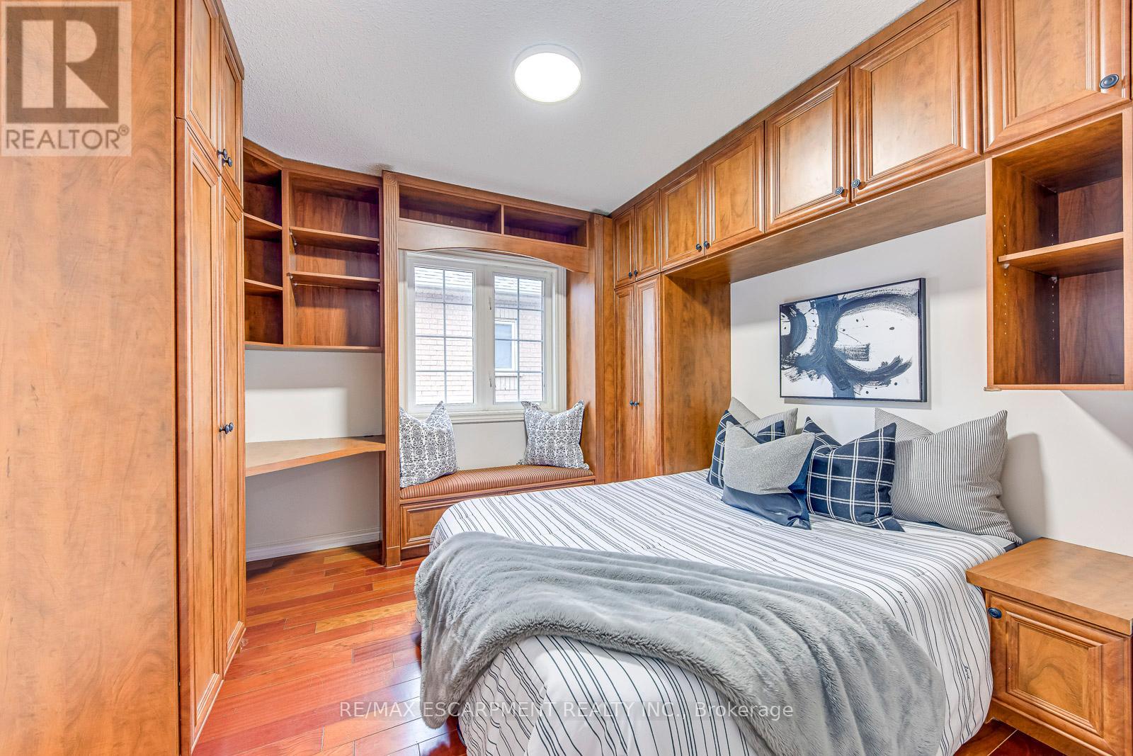 2001 Rosemount Crescent, Oakville, Ontario  L6M 3P5 - Photo 29 - W12578592