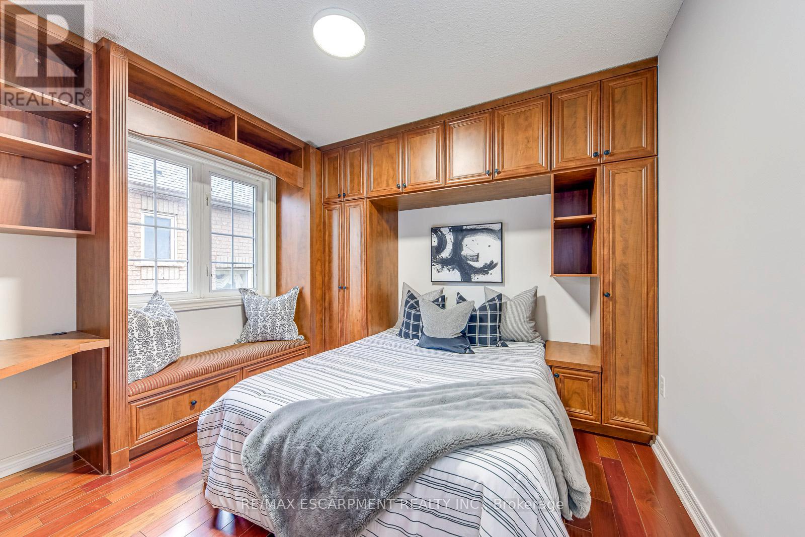 2001 Rosemount Crescent, Oakville, Ontario  L6M 3P5 - Photo 30 - W12578592