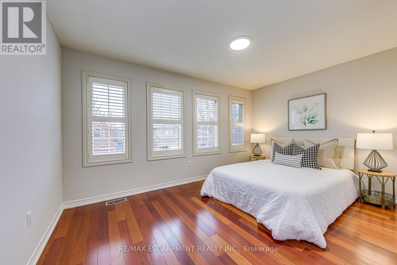 2001 Rosemount Crescent, Oakville, Ontario  L6M 3P5 - Photo 31 - W12578592