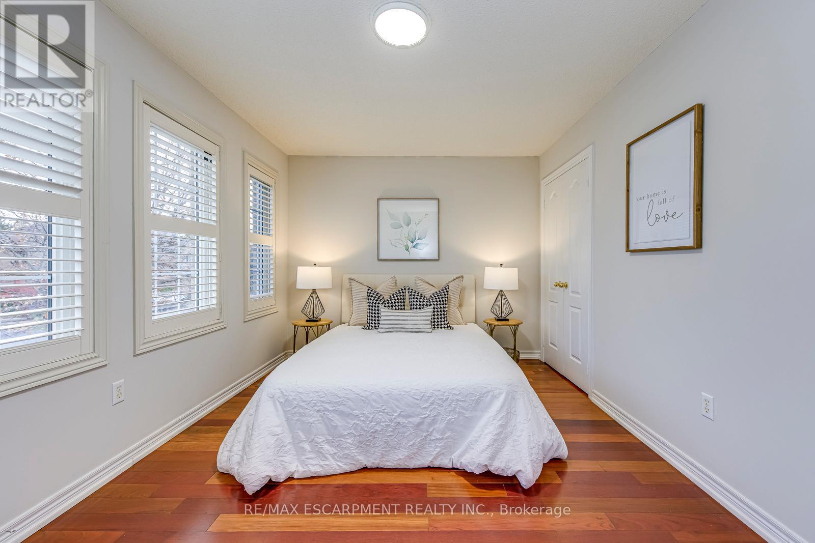 2001 Rosemount Crescent, Oakville, Ontario  L6M 3P5 - Photo 32 - W12578592