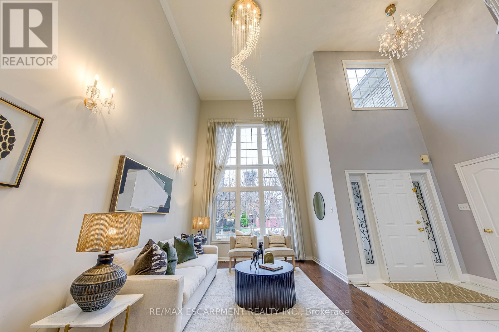 2001 Rosemount Crescent, Oakville, Ontario  L6M 3P5 - Photo 5 - W12578592