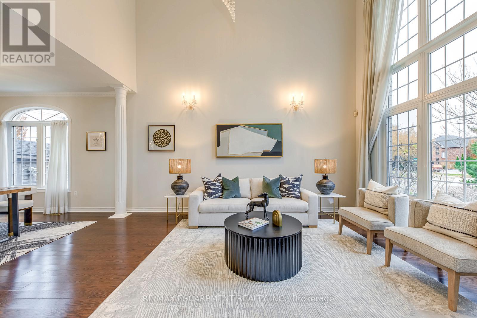 2001 Rosemount Crescent, Oakville, Ontario  L6M 3P5 - Photo 6 - W12578592