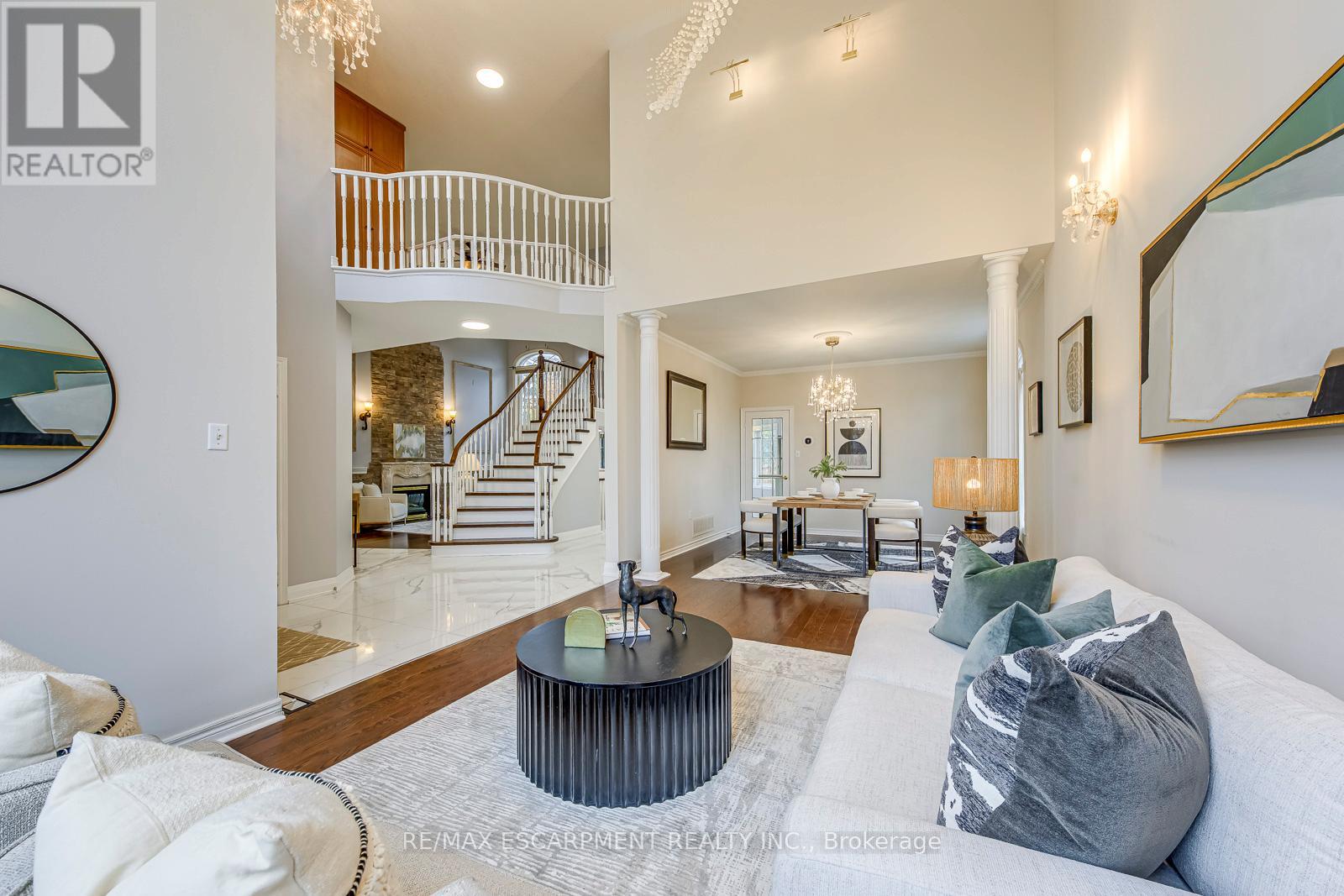 2001 Rosemount Crescent, Oakville, Ontario  L6M 3P5 - Photo 7 - W12578592