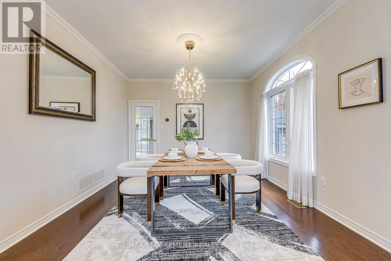 2001 Rosemount Crescent, Oakville, Ontario  L6M 3P5 - Photo 8 - W12578592