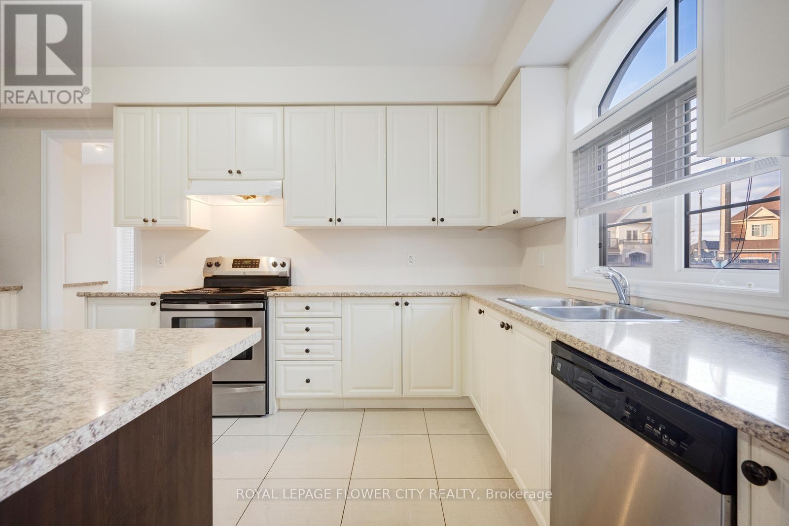 7 Tonalite Road, Brampton, Ontario  L6P 3Y6 - Photo 11 - W12578594