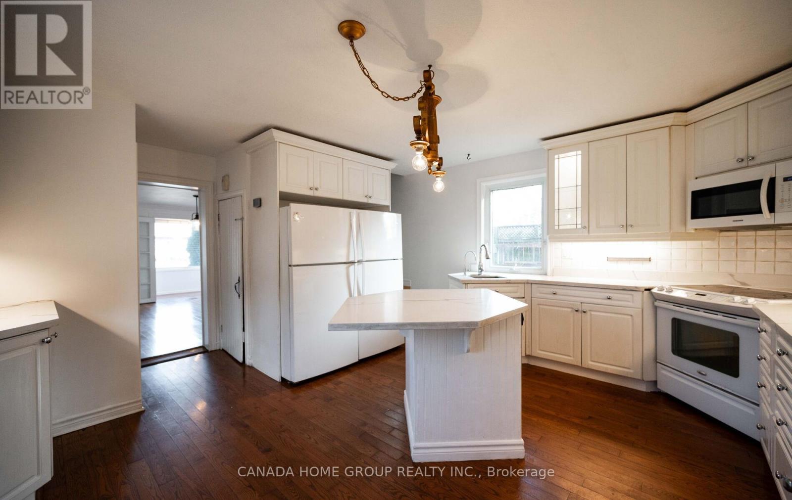 30 Main Street N, Milton, Ontario  L0P 1B0 - Photo 8 - W12578598