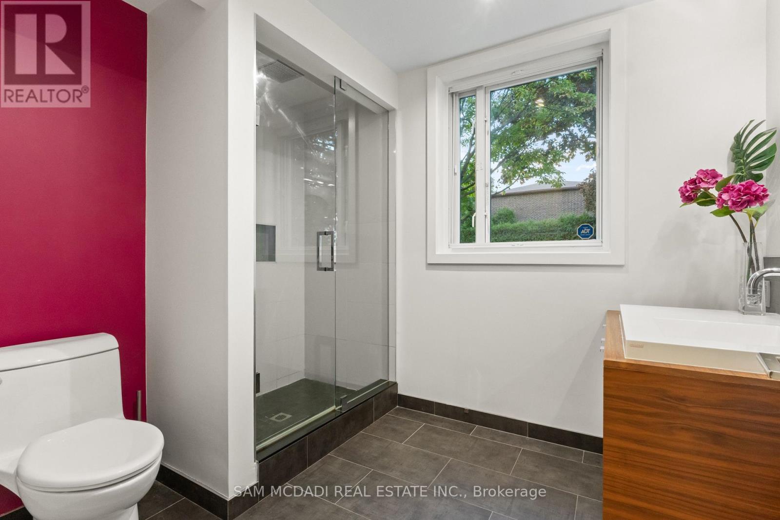 2480 Parmeer Drive, Mississauga, Ontario  L5C 2Y2 - Photo 22 - W12578600