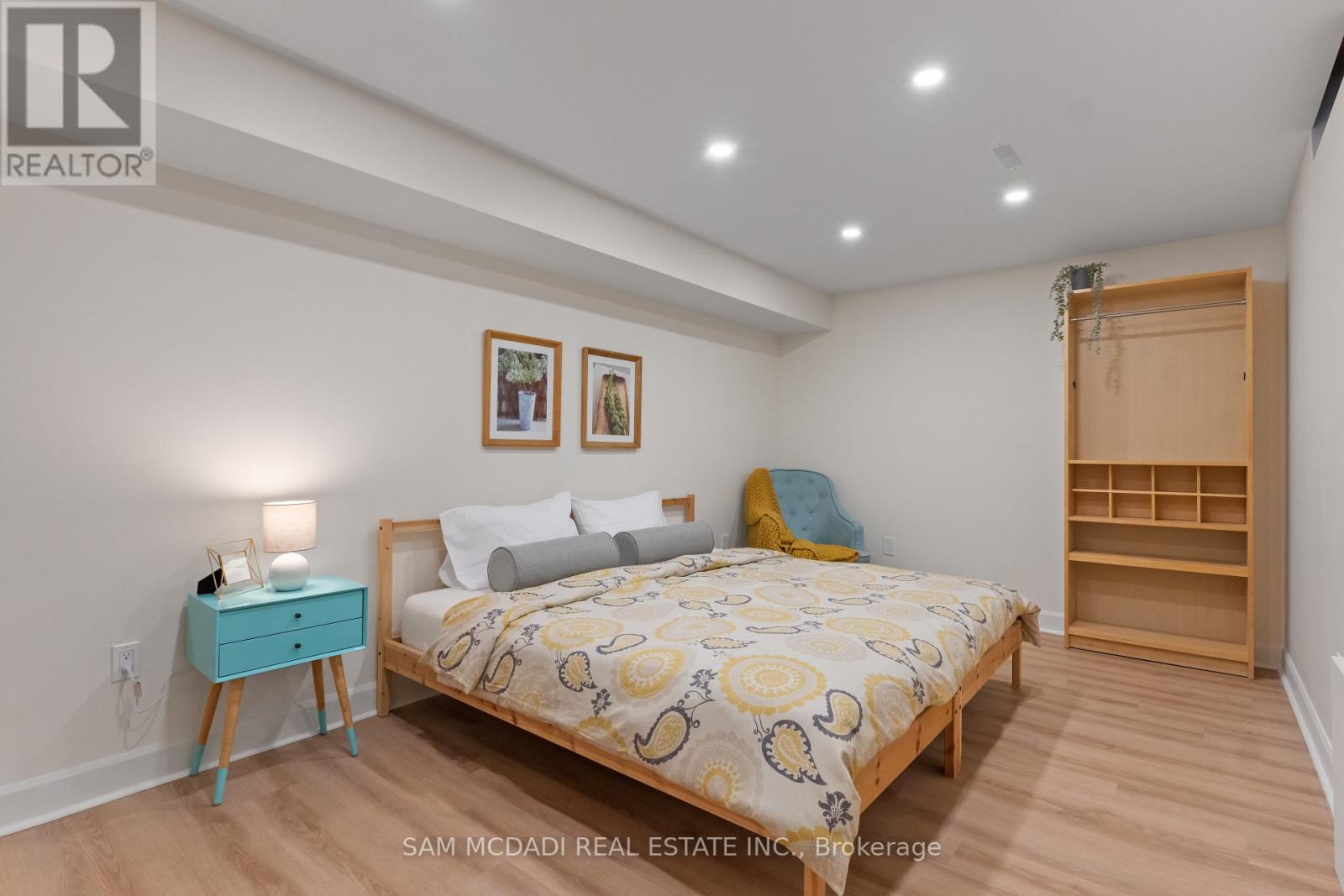 2480 Parmeer Drive, Mississauga, Ontario  L5C 2Y2 - Photo 26 - W12578600