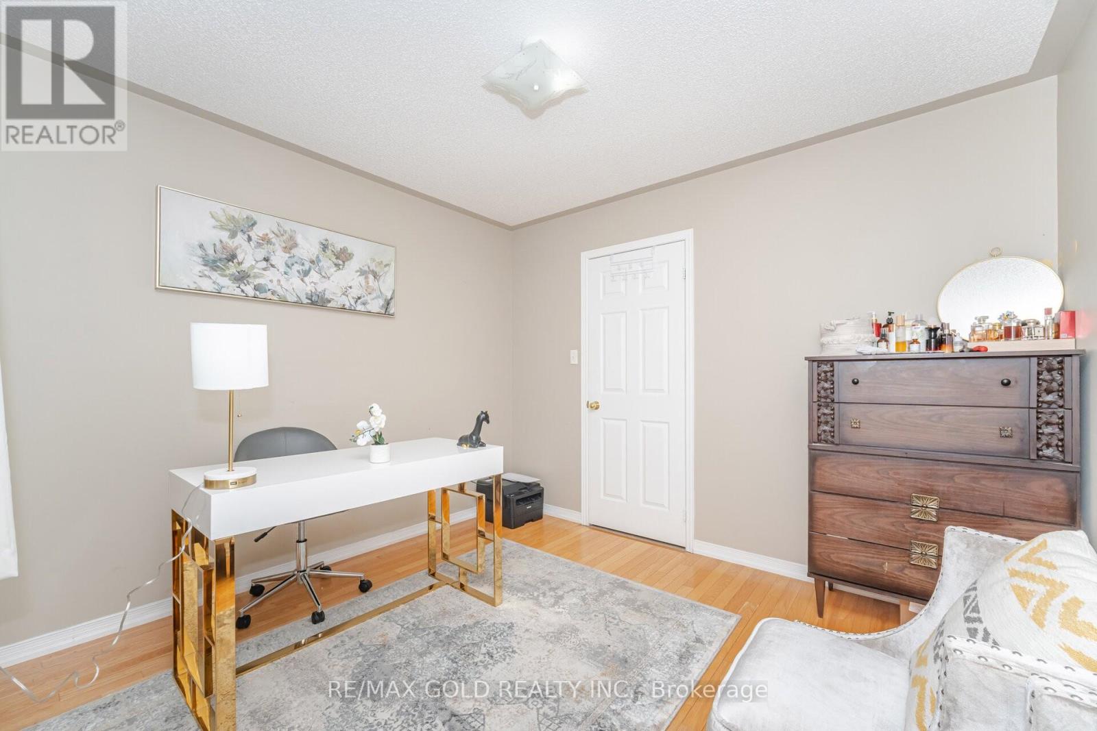 92 Bellchase Trail, Brampton, Ontario  L6P 3L9 - Photo 11 - W12578610