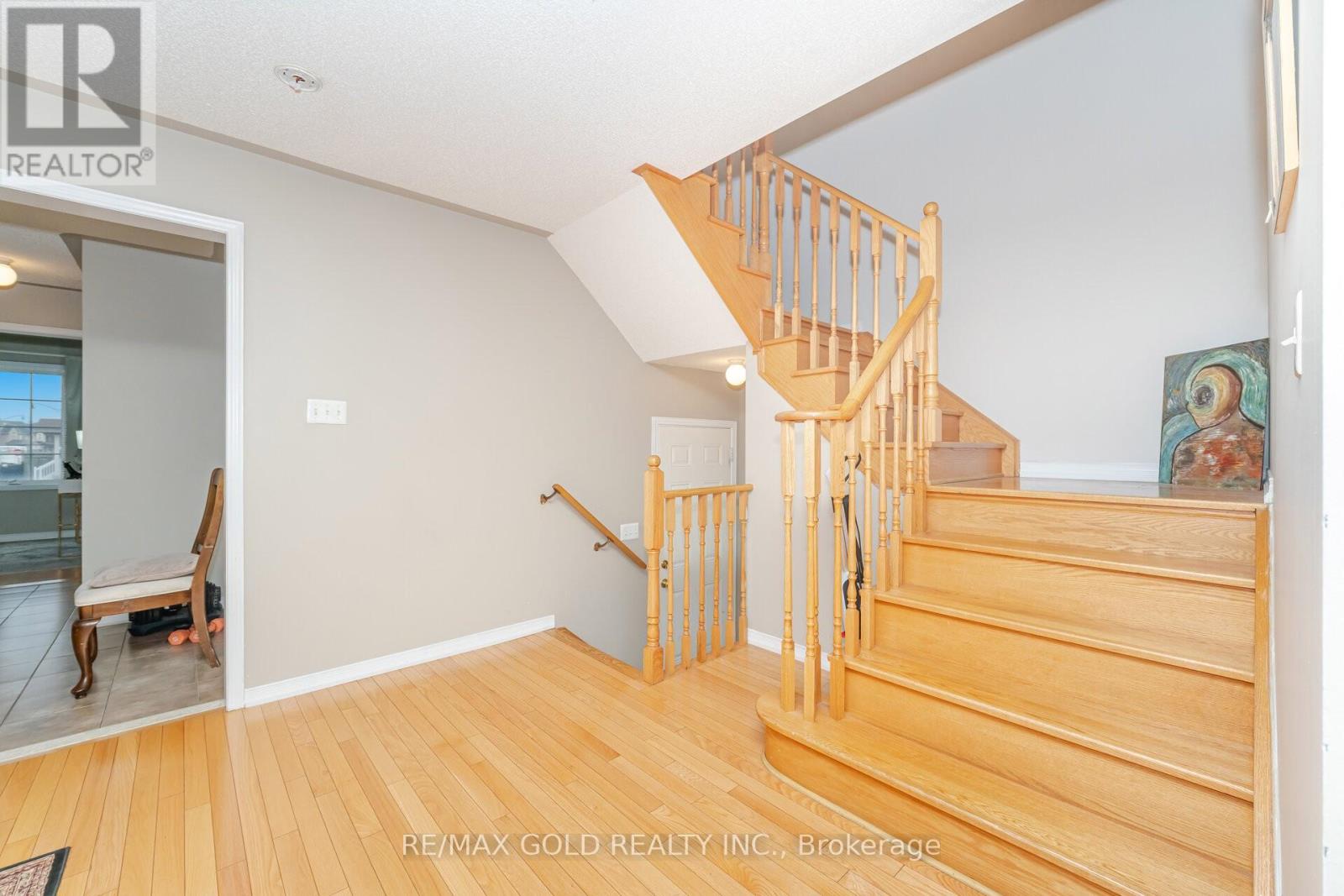 92 Bellchase Trail, Brampton, Ontario  L6P 3L9 - Photo 13 - W12578610