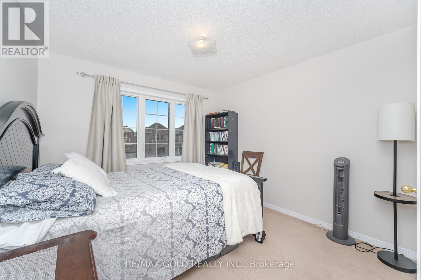 92 Bellchase Trail, Brampton, Ontario  L6P 3L9 - Photo 17 - W12578610