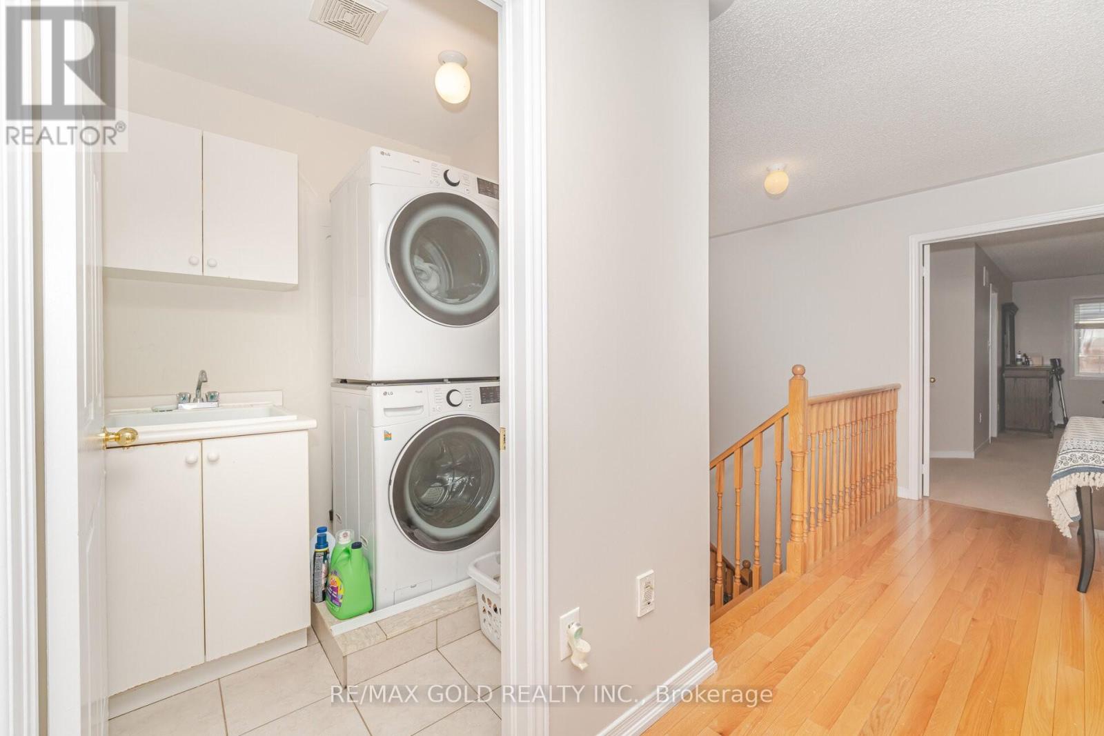 92 Bellchase Trail, Brampton, Ontario  L6P 3L9 - Photo 20 - W12578610