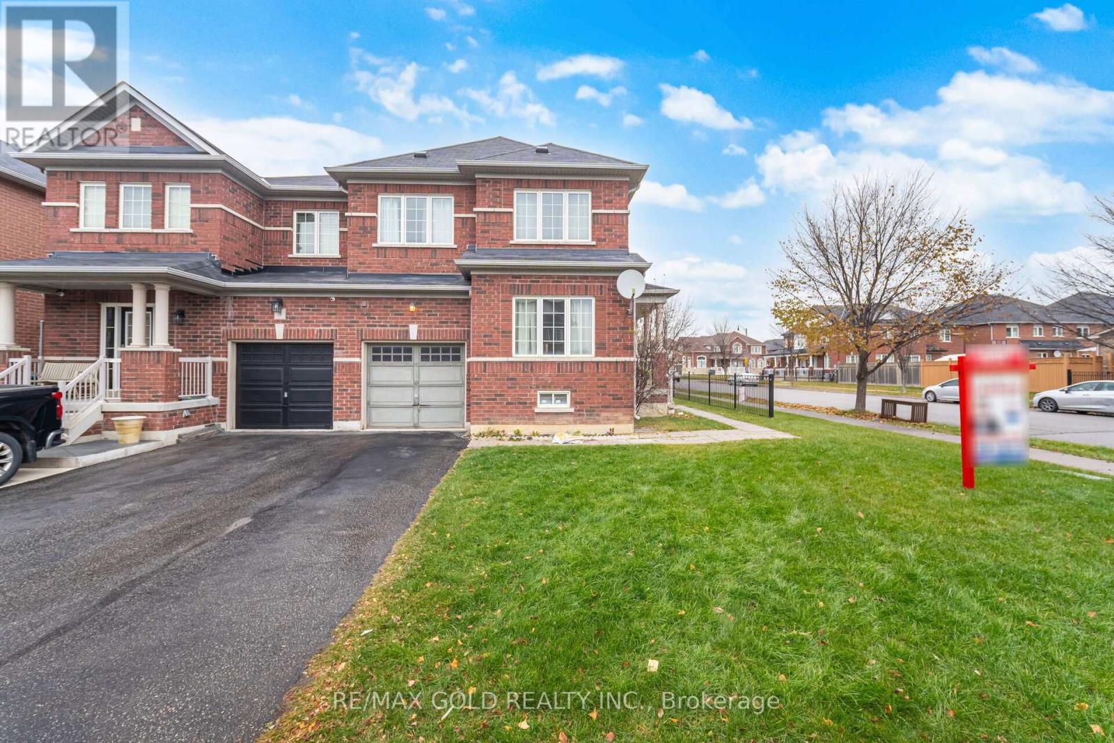 92 Bellchase Trail, Brampton, Ontario  L6P 3L9 - Photo 24 - W12578610