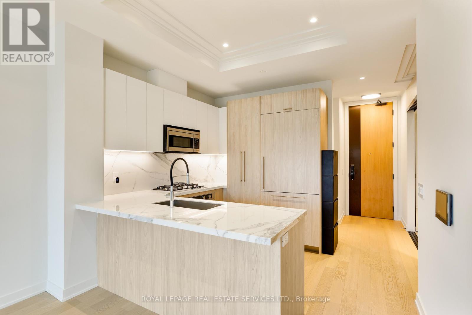 307 - 123 Maurice Drive, Oakville, Ontario  L6K 2W6 - Photo 5 - W12578646