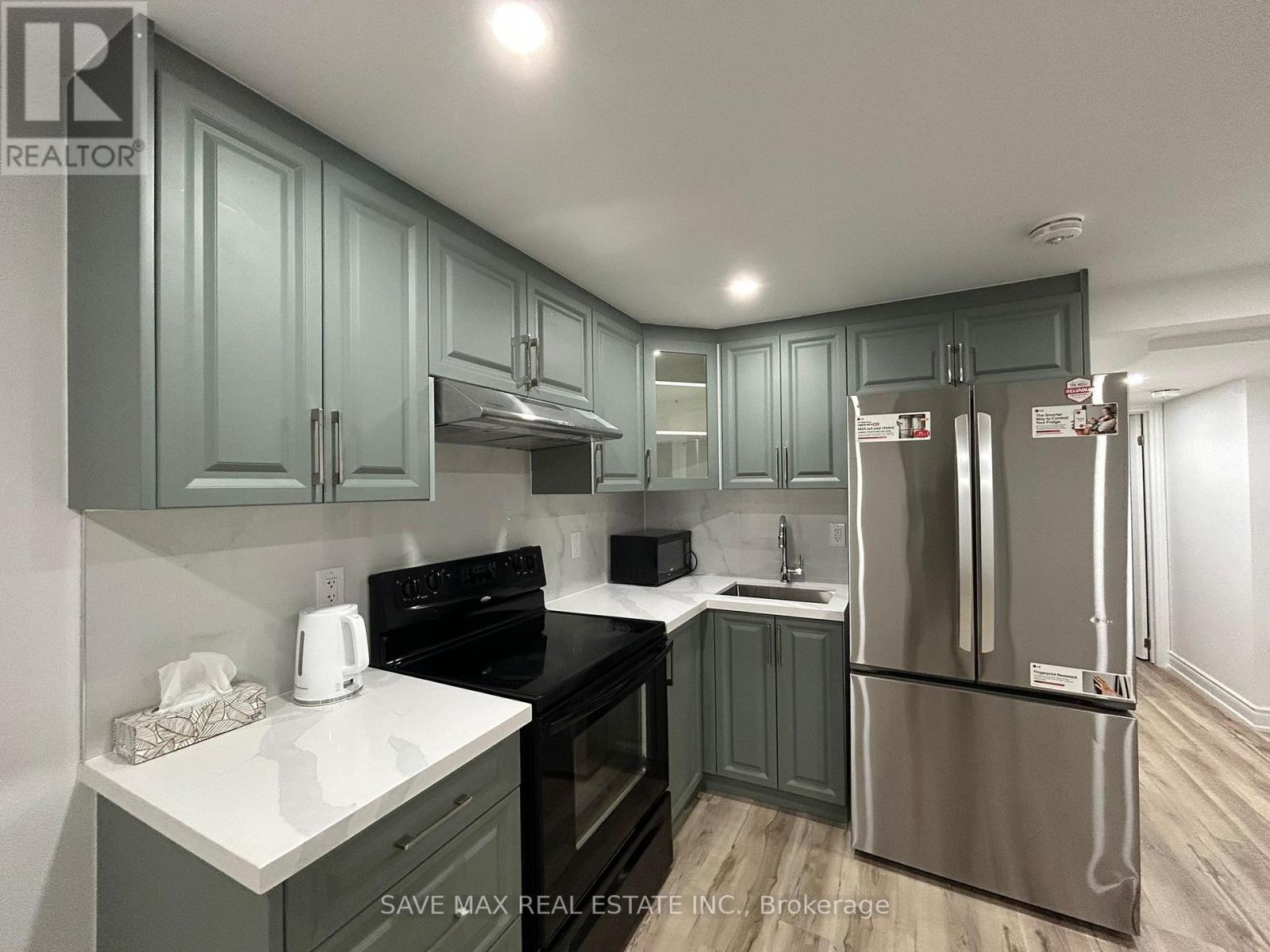 23 BLEASDALE AVENUE, Brampton, Ontario